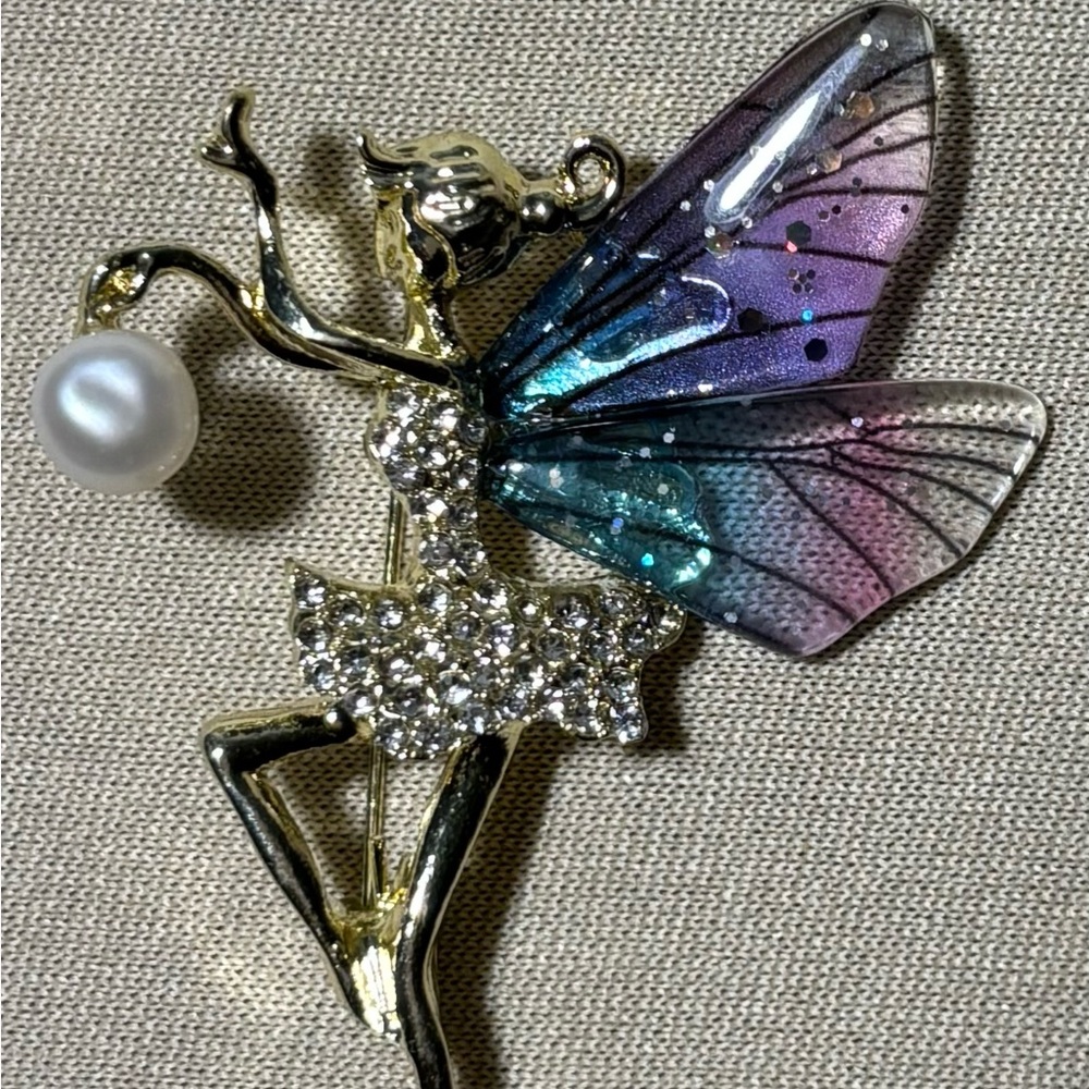 Elegant Fairy Brooch with Pearl and Crystal Accents